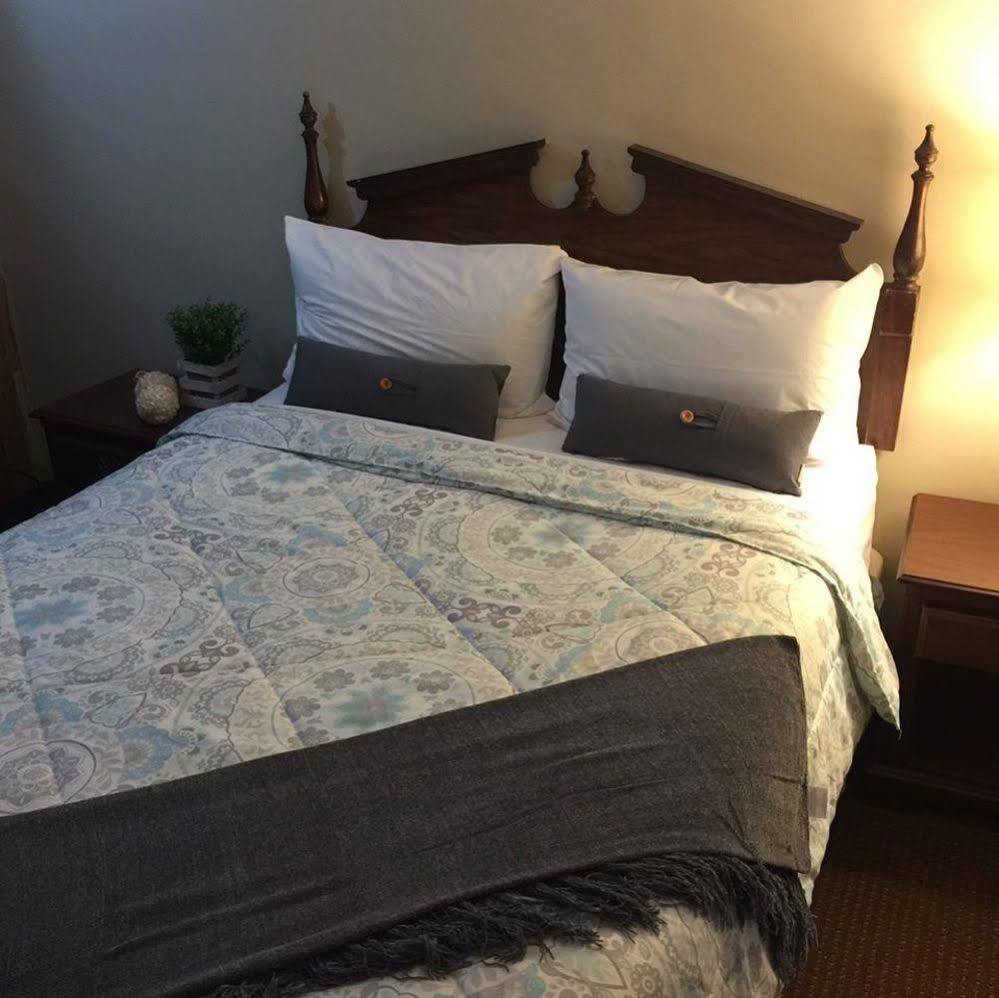The Falls Family Motel 2*